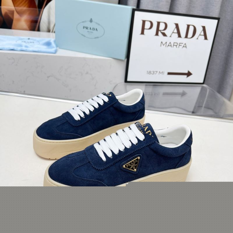 Pra*a casual shoes